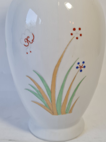 Ваза винтажная Gerq с наивным цветочным декором, фарфор, 21 см, Германия, 1960-70гг.
