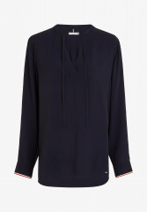 Tommy Hilfiger SIGNATURE TAPE REGULAR FIT Blouse desert sky SIGNATURE TAPE REGULAR FIT Блузка небо пустыни