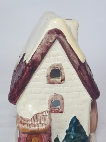 Подсвечник винтажный керамический в виде дома, 9,5 x 7,5 x 13 см, Германия, 1960-70гг.