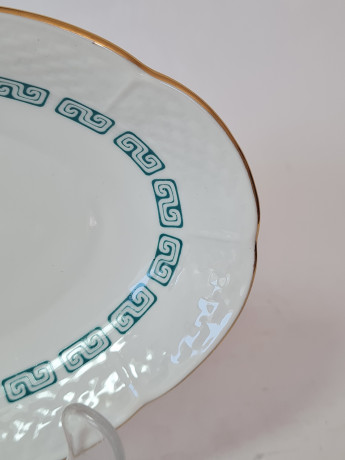 Блюдо овальное винтажное Thun, белый фарфор с зеленым узором и позолотой Natalie, 22 x 13 x 3 см, Чехословакия, 1960-70гг.