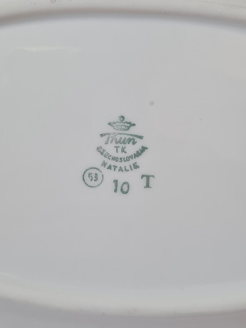 Блюдо овальное винтажное Thun, белый фарфор с зеленым узором и позолотой Natalie, 22 x 13 x 3 см, Чехословакия, 1960-70гг.