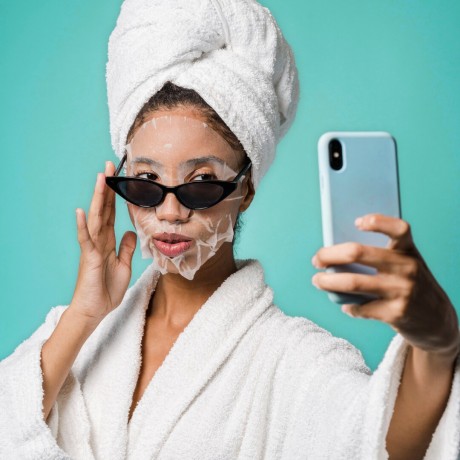 Fleeky Collagen Sheet Mask mit 540 Needle Dermaroller Коллагеновая тканевая маска с 540-игольчатым дермароллером