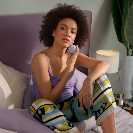 FOREO mini Mikrostromgerat zur partiellen Gesichtsstraffung  мини-микротоковый аппарат для частичной подтяжки лица