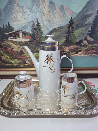 Набор для чая винтажный Lichte с золотым растительным декором, ручная роспись, костяной фарфор, чайник, молочник, сахарница, ГДР, 1970-80гг.