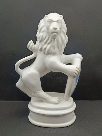 Статуэтка винтажная большая Nasy "Лев с гербом", фарфор, 23 х 15 см, Германия, 1960-70гг.