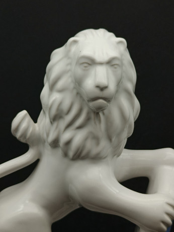 Статуэтка винтажная большая Nasy "Лев с гербом", фарфор, 23 х 15 см, Германия, 1960-70гг.