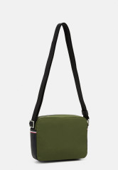 Tommy Hilfiger ELEVATED CAMERA BAG UNISEX Across body bag mentor green EMEVATED CAMERA BAG UNISEX Сумка через плечо наставник зеленый