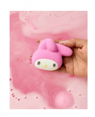 LUSH Hello Kitty &amp; Friends SET, Бомбочки для ванны подарочный набор с фруктовыми ароматами, 4 шт, 535 г