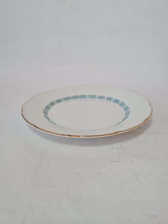 Набор десертных тарелок винтажных Thun, белый фарфор с зеленым узором и позолотой Natalie, 6шт х 19,5 x 2 см, Чехословакия, 1960-70гг.