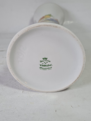 Ваза винтажная Waldershof Bavaria, белый фарфор с обильным ярким цветочным декором и позолотой 22К, 26 x 9 см, Германия, 1960-70гг.