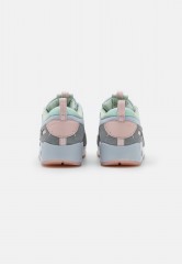 Nike Sportswear W AIR MAX 90 FUTURA Sneaker low grey/sky/pink W AIR MAX 90 FUTURA кроссовки женские низкие серый/небесный/розовый