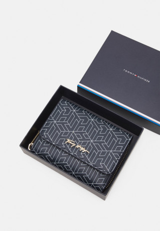 Tommy Hilfiger ICONIC MONO Wallet desert sky ICONIC MONO Кошелек небо пустыни
