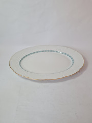 Блюдо овальное винтажное Thun, белый фарфор с зеленым узором и позолотой Natalie, 38 x 27,5 x 3,5 см, Чехословакия, 1960-70гг.