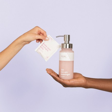 FUTURE STORIES Starterset Duschgel Pulver Kokos & Tonka inkl. Pumpspender  Стартовый набор геля для душа в виде порошка кокоса и бобов тонка, включая дозатор с помпой