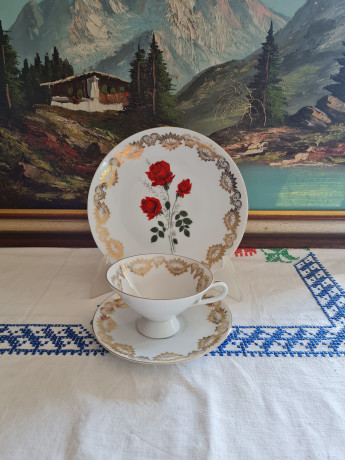 Bareuther Waldsassen Bavaria Чайное трио с позолоченным узором "Красная роза", Германия, 1960-70гг.