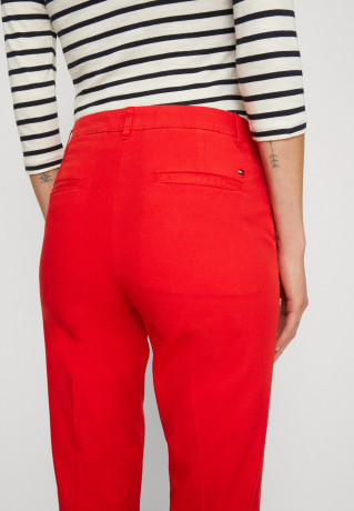 Tommy Hilfiger SLIM CO BLEND Chinos fireworks SLIM CO BLEND Брюки чинос салют