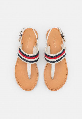 Tommy Hilfiger FLAT CORPORATE T-bar sandals ecru FLAT CORPORATE Сандалии с Т-образной перемычкой экрю