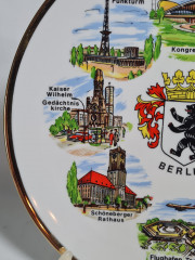 Тарелка декоративная винтажная Jlmenau / H L R Berlin "Достопримечательности Берлина", фарфор, 23.5 см, ГДР, 1973-77гг.