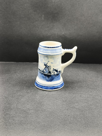 Немецкая кружка винтажная Delft Blue "Мельница", ручная роспись, фарфор, 0.25 л, 7 х 8 см, Голландия, 1960-70гг.
