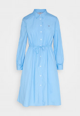Tommy Hilfiger 1985 KNEE DRESS Shirt dress hydrangea blue 1985 ПЛАТЬЕ НА КОЛЕНАХ Платье-рубашка гортензия синяя