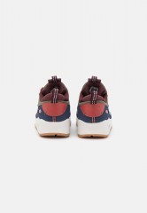 Nike Sportswear W AIR MAX 90 FUTURA Sneaker low med olive/phantom/canyon rust/midnight navy/burgundy crush W AIR MAX 90 FUTURA кроссовки женские низкие оливково-медовый/фантом/каньон ржавчины/полночный темно-синий/бордовый краш