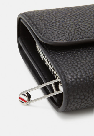 Tommy Hilfiger ELEMENT FLAP WALLET Wallet black КОШЕЛЕК ELEMENT FLAP Бумажник черный