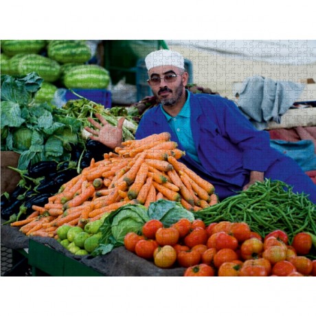 CALVENDO Puzzle CALVENDO Puzzle Dieser Handler auf dem Markt in Agadir liebt seine Ware. Головоломка CALVENDO Puzzle Этот торговец на рынке Агадира любит свои товары.