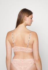 Tommy Hilfiger TRIANGLE BRALETTE Triangle bra delicate peach TRIANGLE BRALETTE Бюстгальтер с треугольными чашечками нежный персик