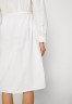 Tommy Hilfiger 1985 KNEE DRESS Shirt dress optic white 1985 ПЛАТЬЕ НА КОЛЕНАХ Платье-рубашка оптический белый