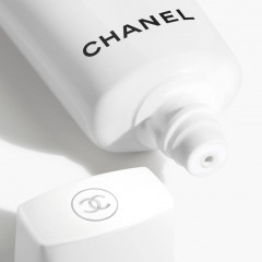 CHANEL UV ESSENTIEL  УФ НЕОБХОДИМО