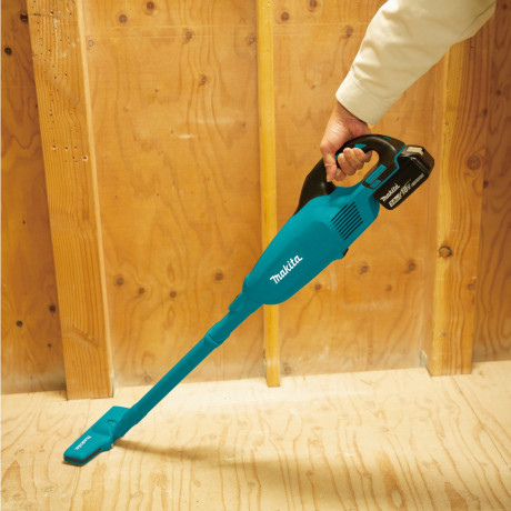 Makita Makita Akku-Bodenstaubsauger Akku-Staubsauger 18V / 3,0 Ah, 1 Akku + Ladegerat  Беспроводной пылесос Makita с контейнером беспроводной пылесос 18 В / 3,0 Ач, 1 аккумулятор + зарядное устройство