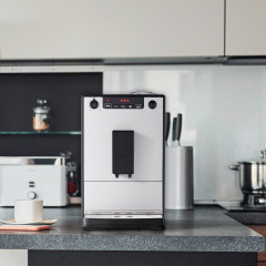 Melitta Melitta Kaffeevollautomat Solo 950-666, Pure Silver, aromatischer Kaffee  Espresso bei nur 20 cm Breite  Полностью автоматическая кофемашина Melitta Solo 950-666, Pure Silver, ароматный кофе эспрессо шириной всего 20 см.