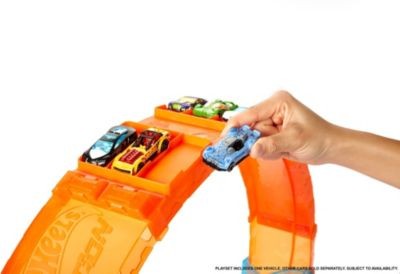 Mattel Hot Wheels Riesen Looping-Crash Trackset (online) Hot Wheels Giant Looping Crash Trackset (онлайн)