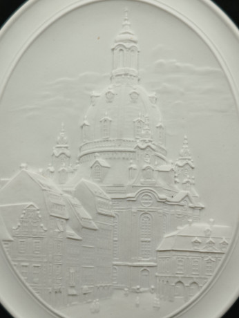 Плакетка декоративная подвесная Meissen "Здание в Мейссене", бисквитный фарфор, 16 х 13 см, Германия, 1960-70гг.