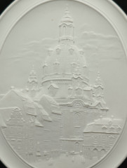 Плакетка декоративная подвесная Meissen "Здание в Мейссене", бисквитный фарфор, 16 х 13 см, Германия, 1960-70гг.