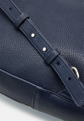 Tommy Hilfiger EMBLEM BACKPACK Rucksack space blue РЮКЗАК &amp;quot;ЭМБЛЕМА&amp;quot; Рюкзак космический синий