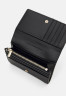 Tommy Hilfiger CHIC MED FLAP WALLET Wallet black КОШЕЛЕК CHIC MED FLAP Бумажник черный