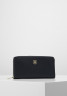 Tommy Hilfiger HONEY LARGE  Wallet blue HONEY LARGE Кошелек синий