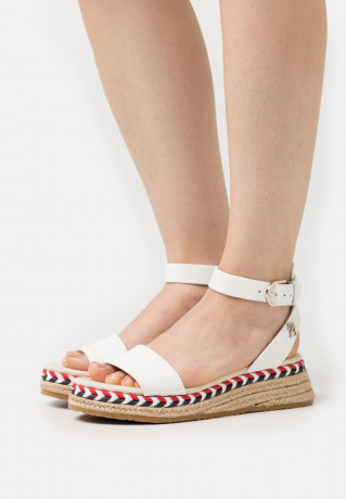 Tommy Hilfiger LOW WEDGE  Espadrilles ecru НИЗКАЯ КЛЕТКА Эспадрильи экрю