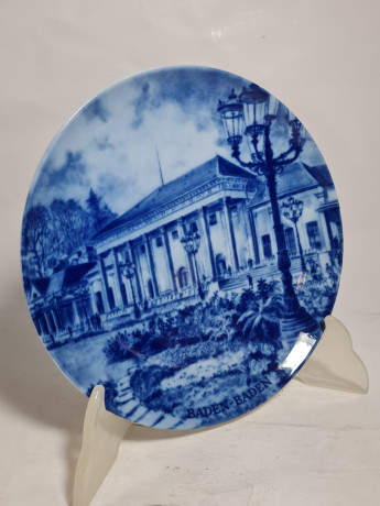 Тарелка декоративная винтажная AK Kaiser "Баден Баден", фарфор, 19.5 см, Германия, 1970-80гг.