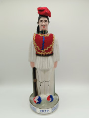 Бутылки винтажные Metaxa / Ouzo для алкогольных напитков в виде фигур женщины и мужчины в традиционных костюмах, мужчина - 31 х 11 см, женщина 33 х 14 см, Греция, 1980-90гг.