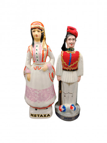 Бутылки винтажные Metaxa / Ouzo для алкогольных напитков в виде фигур женщины и мужчины в традиционных костюмах, мужчина - 31 х 11 см, женщина 33 х 14 см, Греция, 1980-90гг.