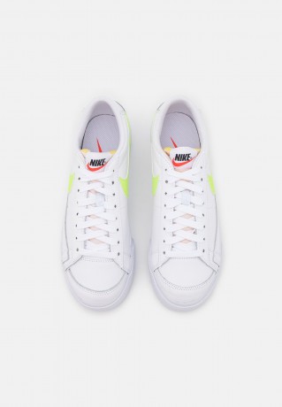 Nike Sportswear W BLAZER LOW PLATFORM Sneaker low white/light lemon twist/black/team orange W BLAZER LOW PLATFORM Низкие кроссовки женские белый/светлый лимонный твист/черный/оранжевый
