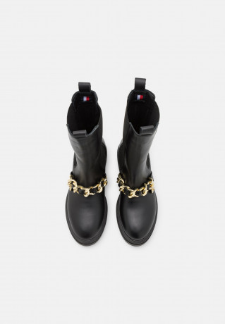 Tommy Hilfiger MONOCHROMATIC CHELSEA BOOT CHAIN Platform boots black MONOCHROMATIC CHELSEA BOOT CHAIN - Ботинки на платформе черный