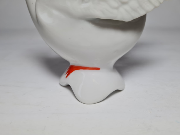 ARPO Curtea de Arges Фарфоровая фигурка "Лебедь с оранжевым клювом", 10,5см x 11см, Румыния, 1960-70гг.