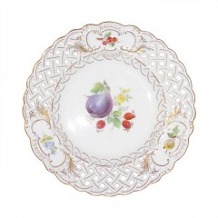 Meissen Meissen  'Neuer Ausschnitt - Fruchtmalerei bunt mit Goldrand' Teller mit Durchbruch 18 cm Мейсен "новый раздел - красочная роспись фруктов с золотым ободком" тарелка с прорывом 18 см
