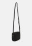 Tommy Hilfiger POPPY CROSSOVER Across body bag black POPPY CROSSOVER Сумка через плечо черный