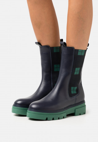 Tommy Hilfiger MONOCHROMATIC CHELSEA BOOT  Platform boots space blue MONOCHROMATIC CHELSEA BOOT Ботинки на платформе космический синий