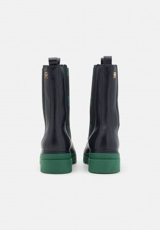 Tommy Hilfiger MONOCHROMATIC CHELSEA BOOT  Platform boots space blue MONOCHROMATIC CHELSEA BOOT Ботинки на платформе космический синий