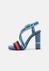 Tommy Hilfiger HARDWARE BLOCK COMBO High heeled sandals blue coast HARDWARE BLOCK COMBO Босоножки на высоком каблуке голубое побережье